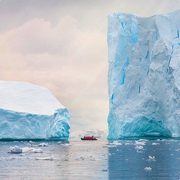 Antarktis. Südlicher Polarkreis. DRAMATISCHE POLARE LANDSCHAFT