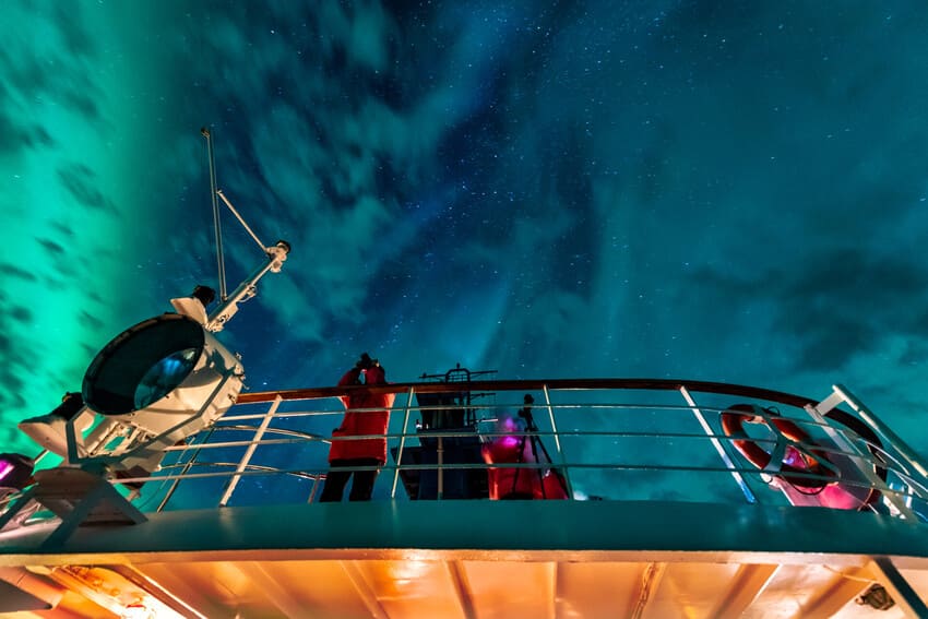 Arktis. Ostgrönland. Nordlichter und Fjorde in Ostgrönland