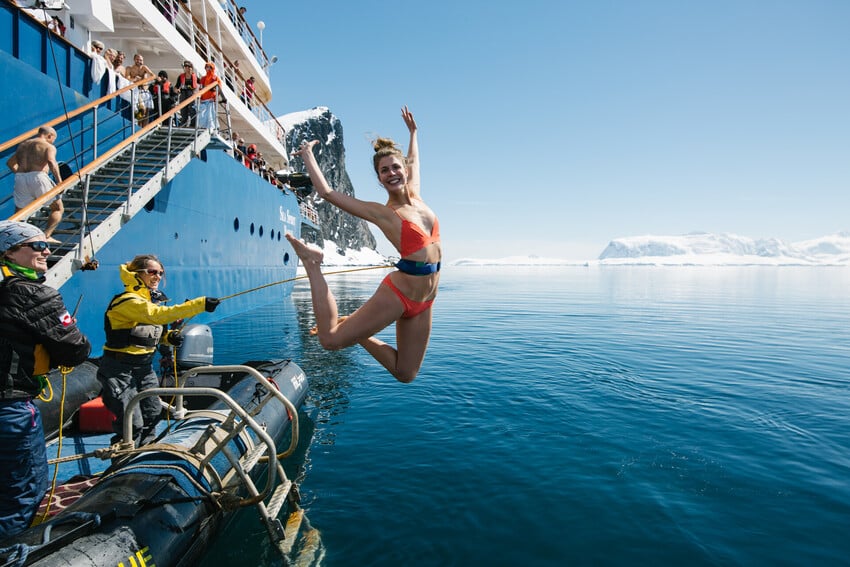 Abenteuer Polar Plunge – Eisbaden in Arktis und Antarktis auf Expeditionskreuzfahrt Abenteuer Polar Plunge – Eisbaden in Arktis und Antarktis auf Expeditionskreuzfahrt