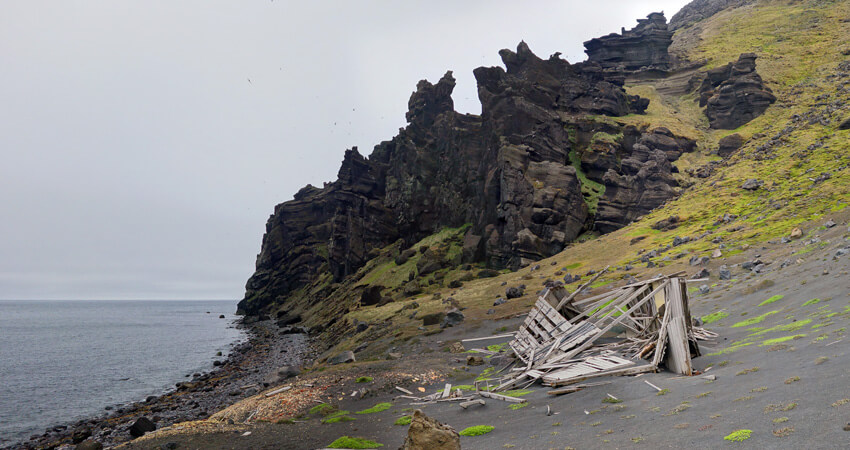 Ein Schiffswrack am Strand von Jan Mayen 04_JanMayen