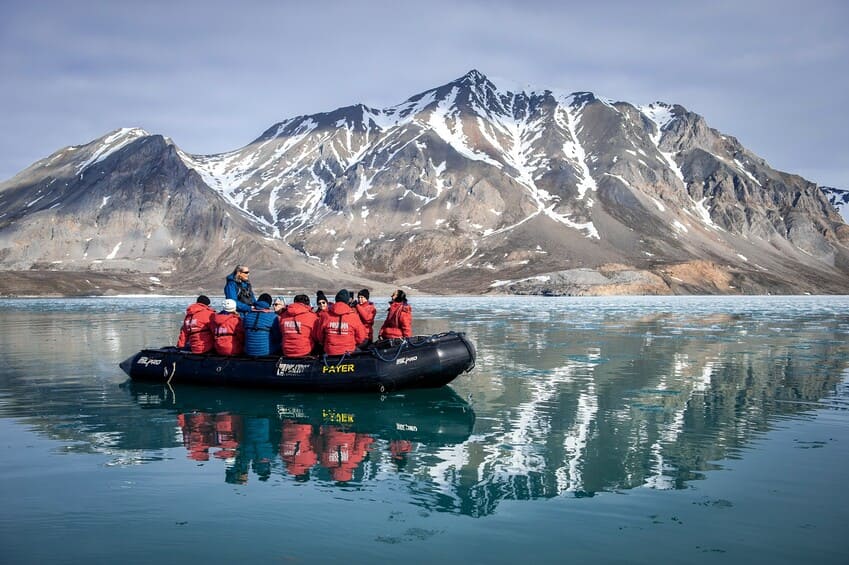 7-Schlauchboot-Fotoreise-Spitzbergen-Kreuzfahrt.jpeg 7-Schlauchboot-Fotoreise-Spitzbergen-Kreuzfahrt.jpeg